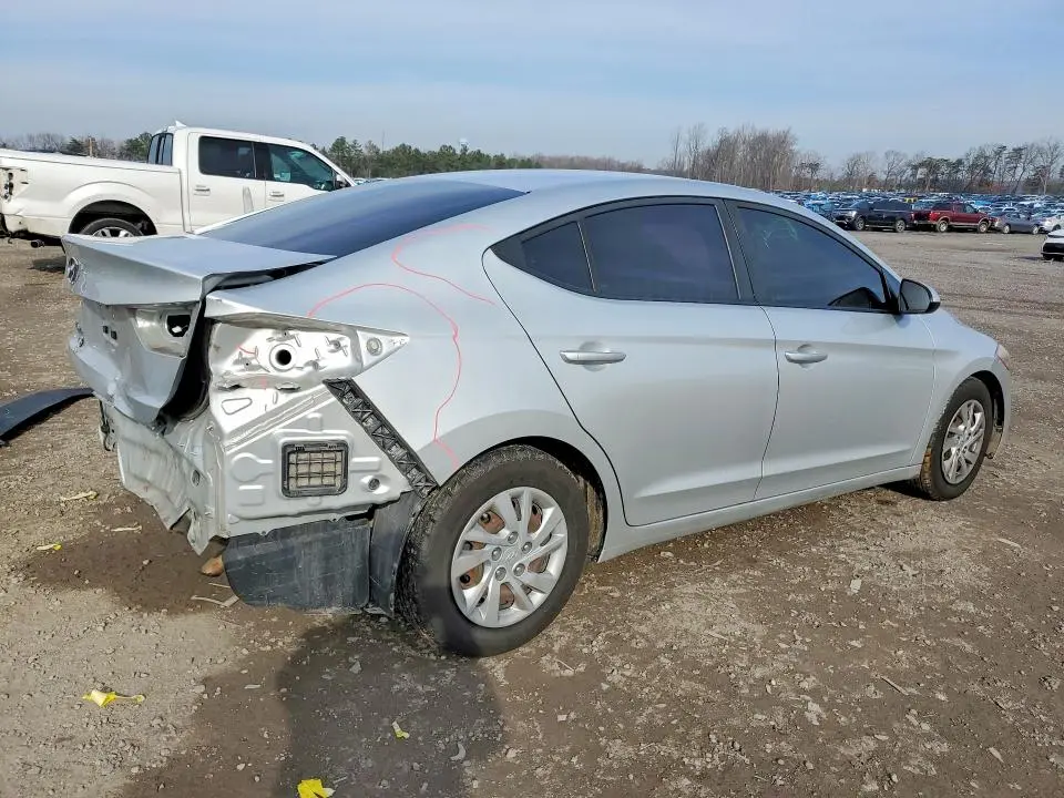 2018 HYUNDAI ELANTRA SE  