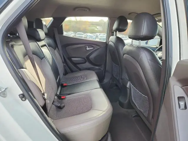 2011 HYUNDAI TUCSON GLS  