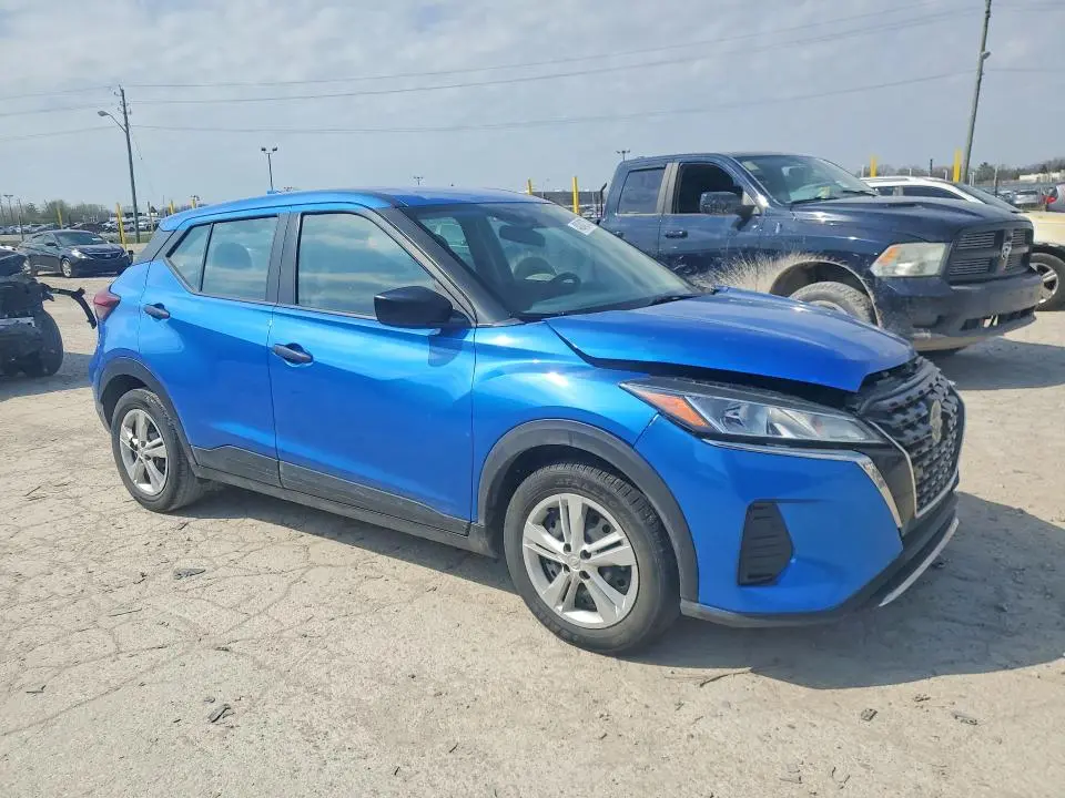 2021 NISSAN KICKS S  