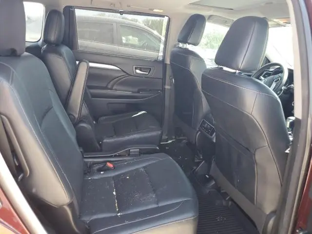 2018 TOYOTA HIGHLANDER SE  