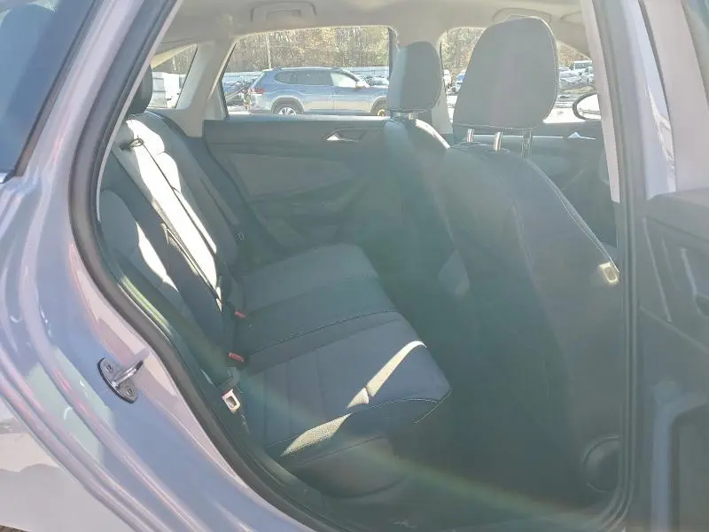 2025 VOLKSWAGEN JETTA SE  