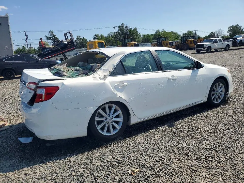 2012 TOYOTA CAMRY XLE  