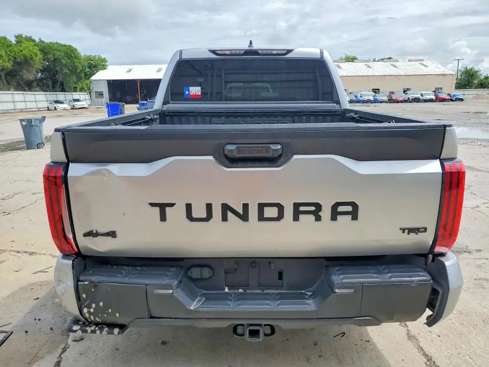 2024 TOYOTA TUNDRA SR5  