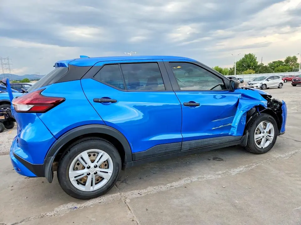 2021 NISSAN KICKS S  