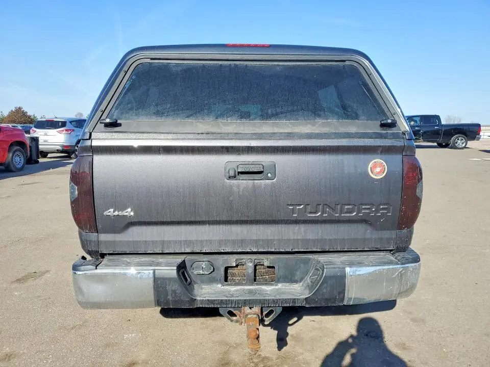 2016 TOYOTA TUNDRA SR5  