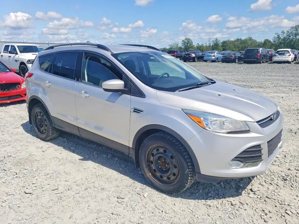 2016 FORD ESCAPE SE  