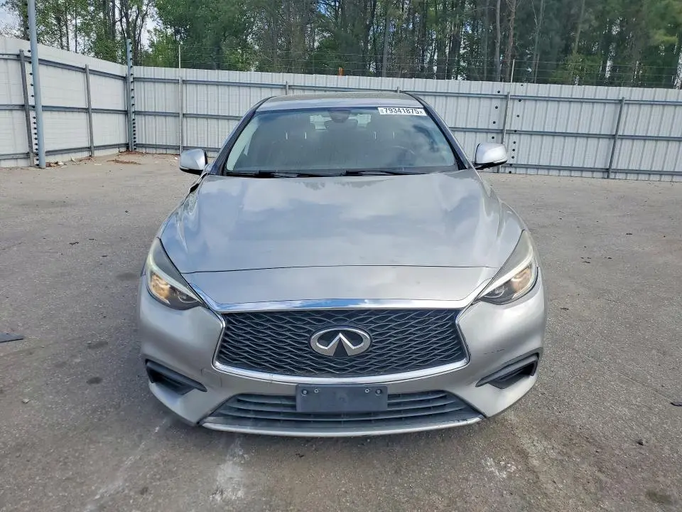 2018 INFINITI QX30 LUXURY  