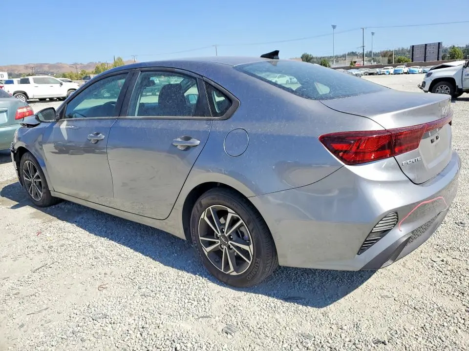 2024 KIA FORTE LXS  