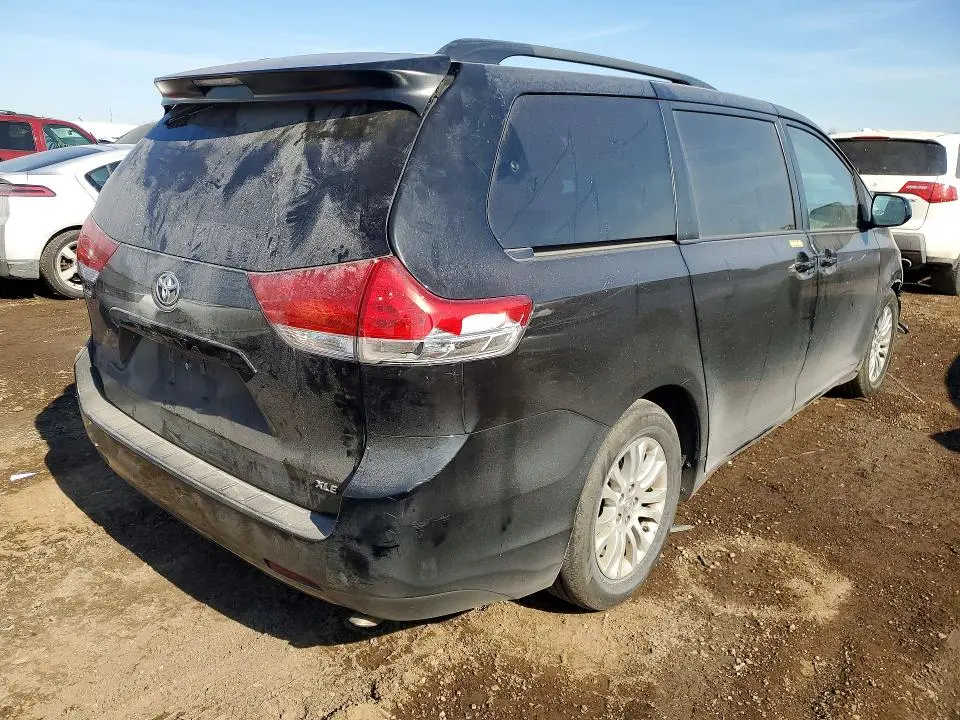 2013 TOYOTA SIENNA XLE 8-PASSENGER  