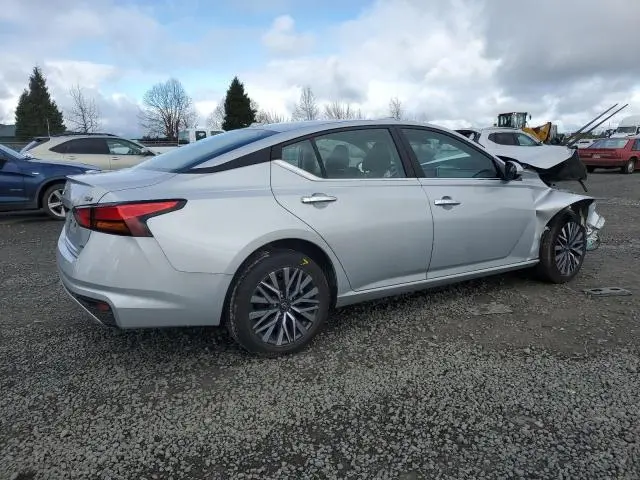 2023 NISSAN ALTIMA SV  