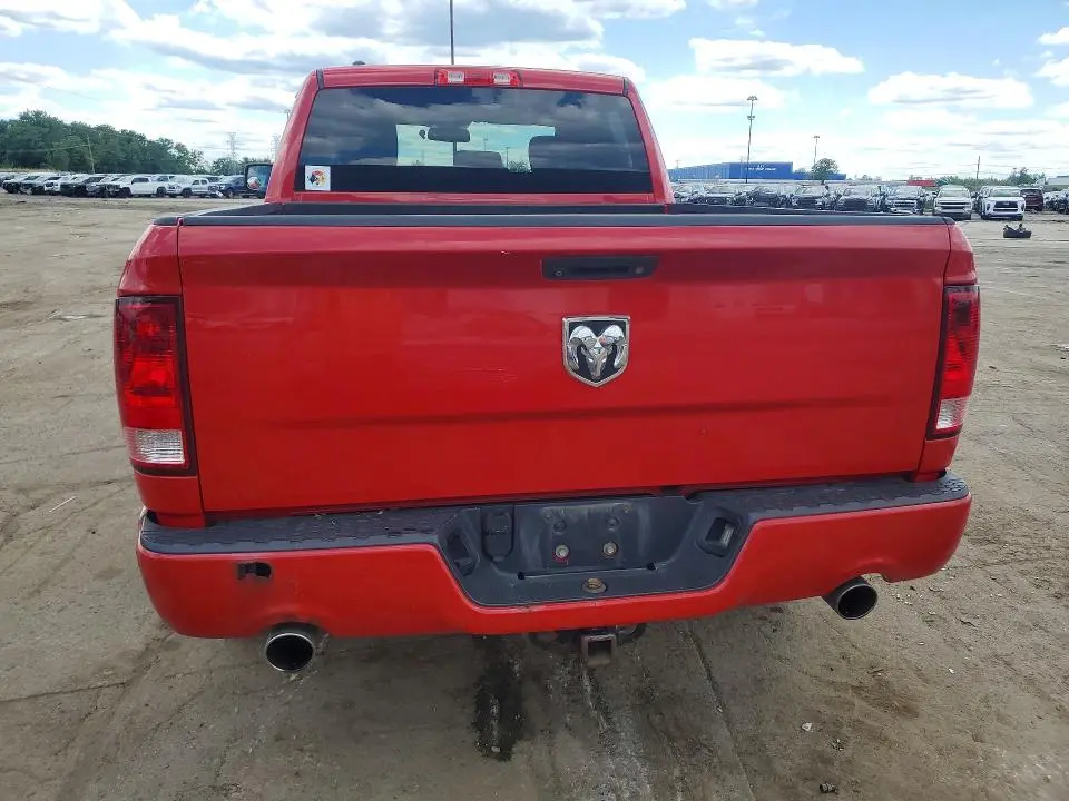 2014 RAM 1500 ST  