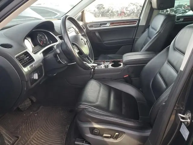 2012 VOLKSWAGEN TOUAREG V6  