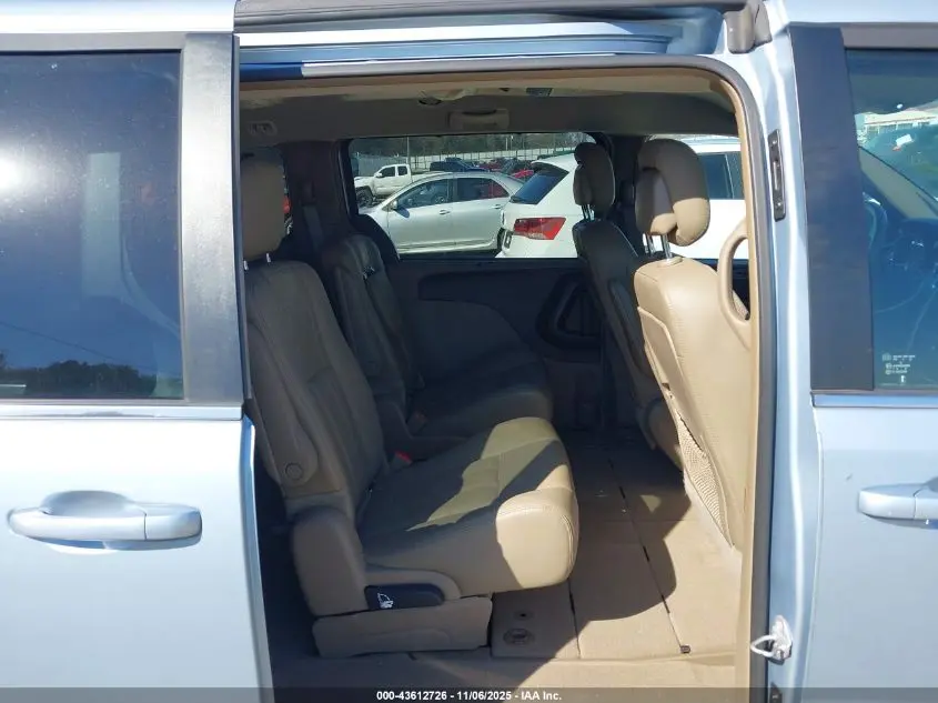 2016 CHRYSLER TOWN & COUNTRY TOURING