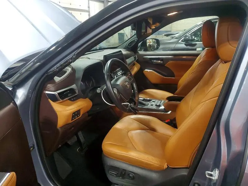 2021 TOYOTA HIGHLANDER PLATINUM  