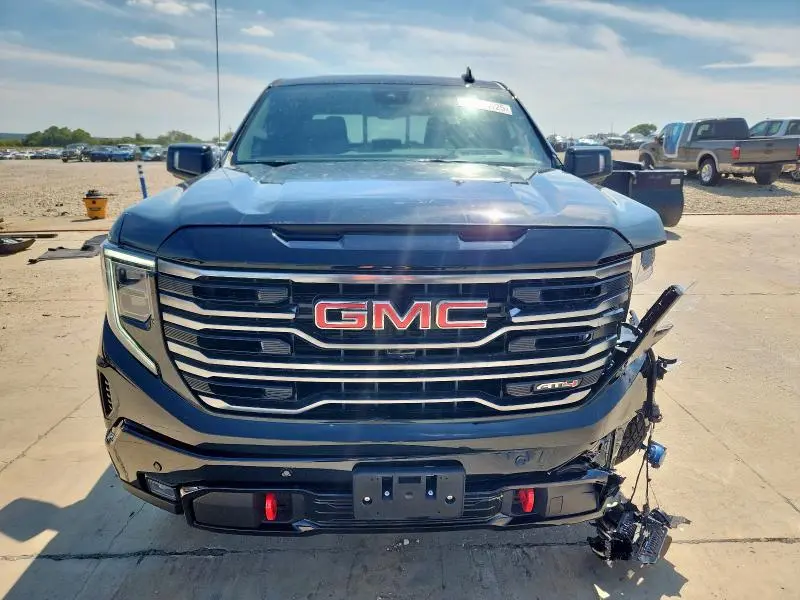 2025 GMC SIERRA K1500 AT4  
