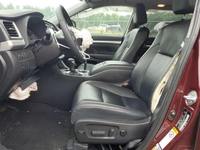 2019 TOYOTA HIGHLANDER SE  