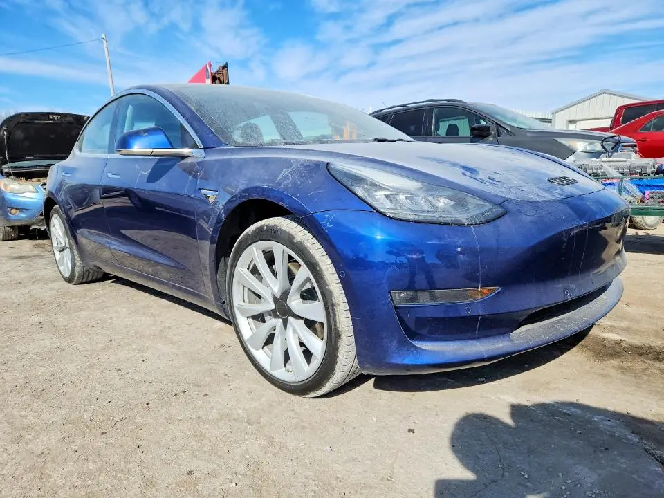 2018 TESLA MODEL 3   