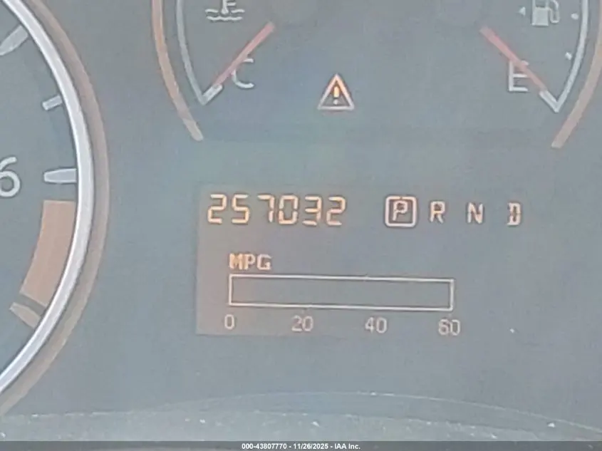 2011 NISSAN TITAN SV