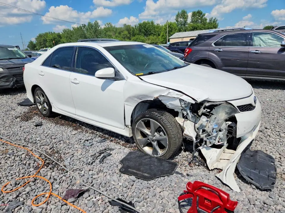 2012 TOYOTA CAMRY SE V6  