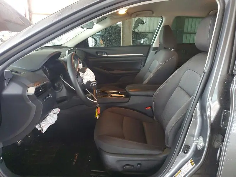 2023 NISSAN ALTIMA SV  