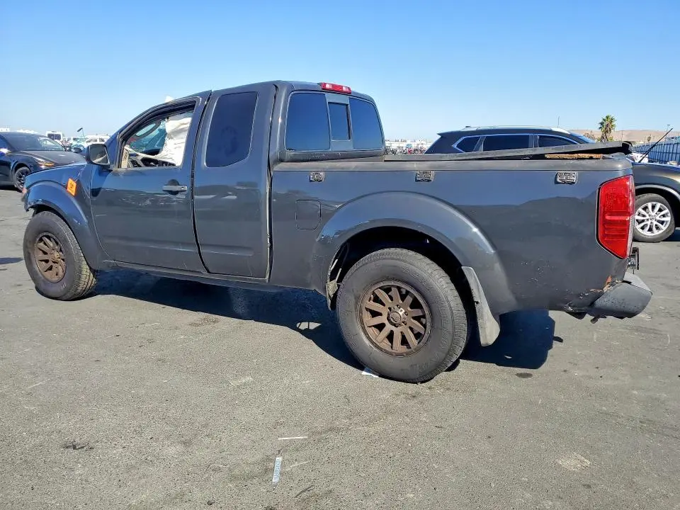 2011 NISSAN FRONTIER S  
