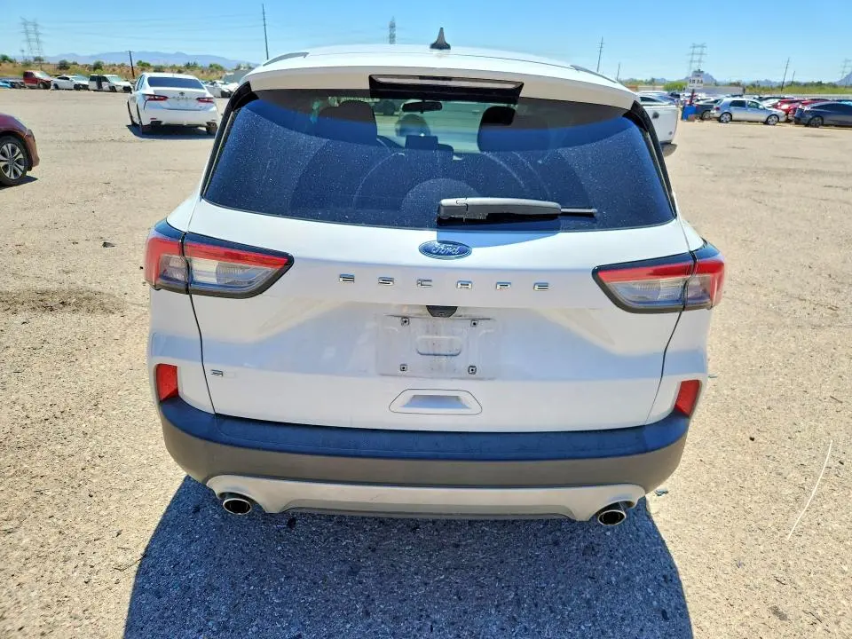 2022 FORD ESCAPE SE  