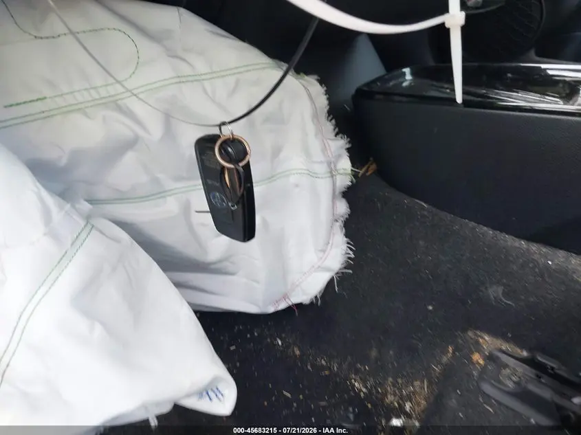 2021 TOYOTA PRIUS XLE AWD-E