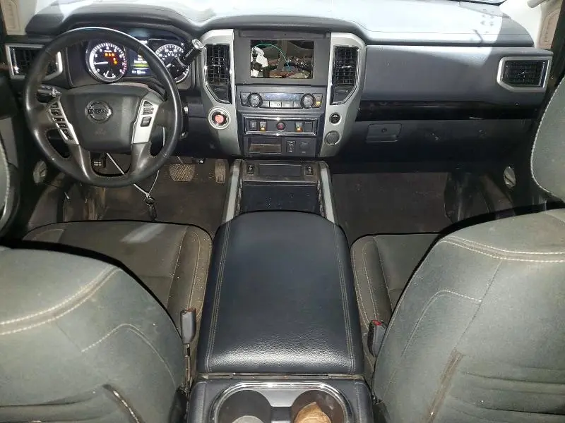 2017 NISSAN TITAN SV  