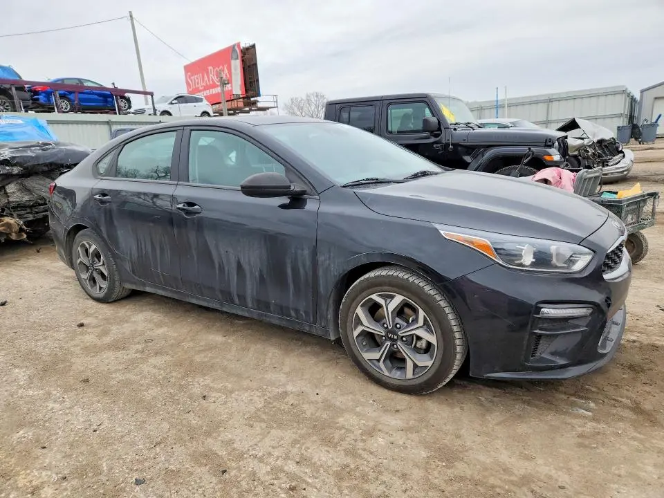 2021 KIA FORTE LXS  