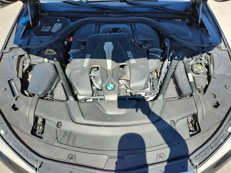 2016 BMW 750 XI  