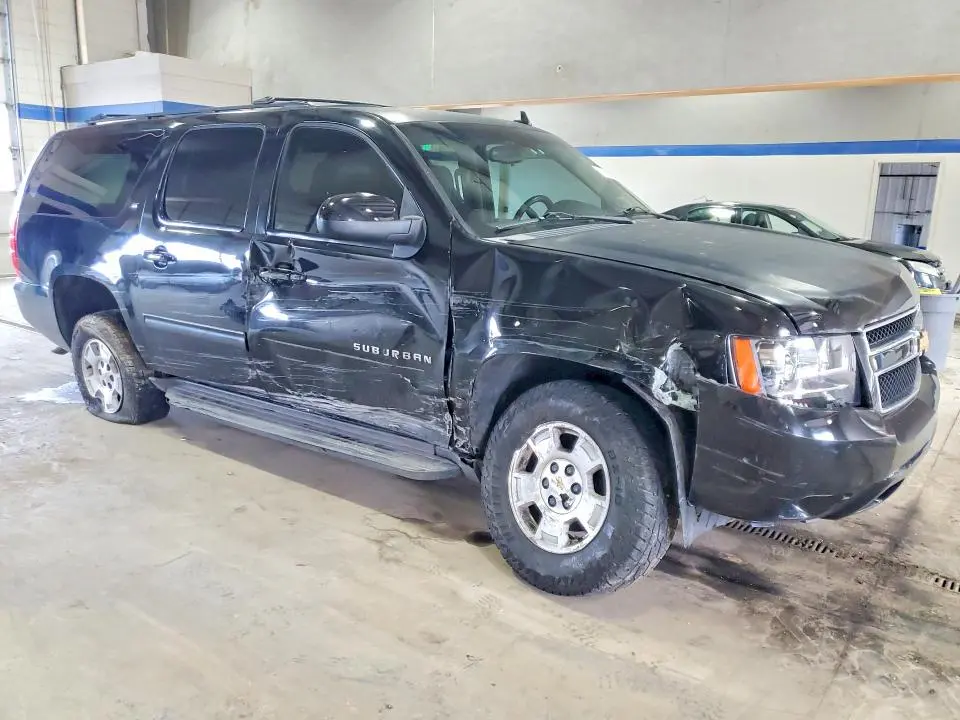 2013 CHEVROLET SUBURBAN   
