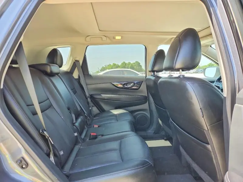 2017 NISSAN ROGUE SL  