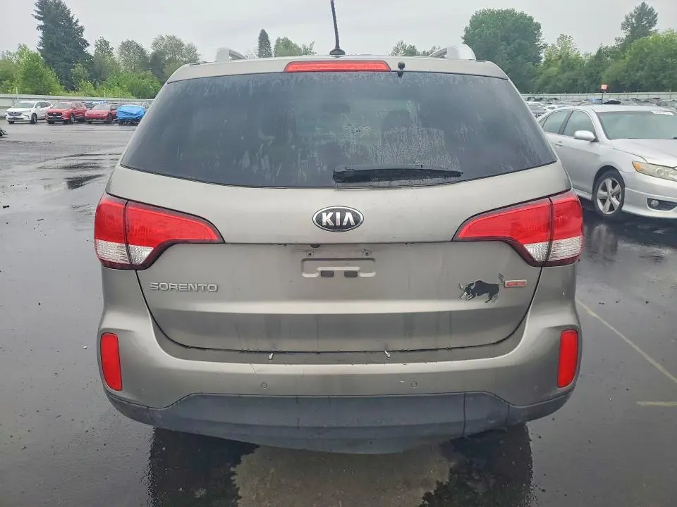 2015 KIA SORENTO LX  