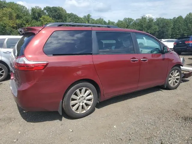 2016 TOYOTA SIENNA XLE  