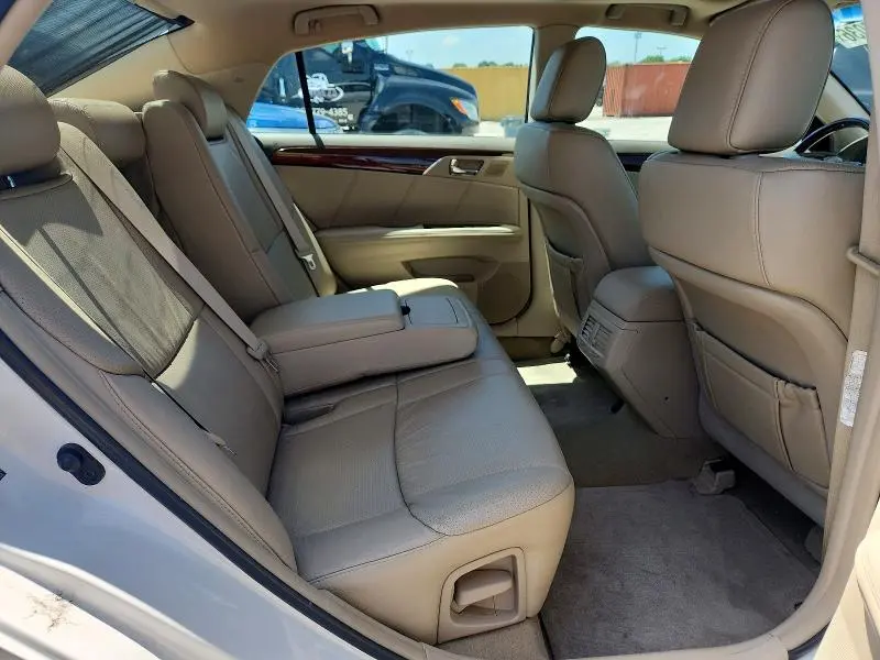 2010 TOYOTA AVALON LIMITED  