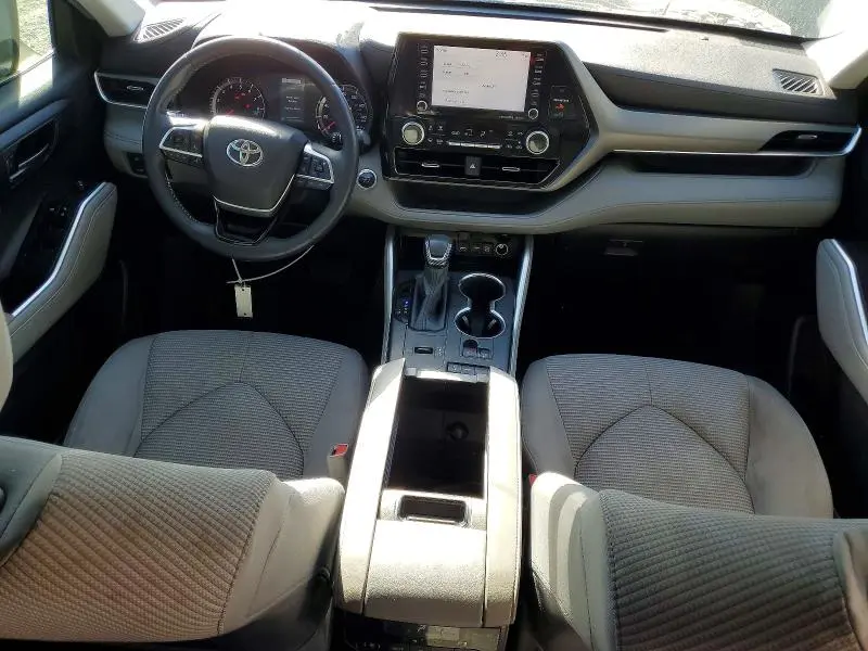 2020 TOYOTA HIGHLANDER LE  