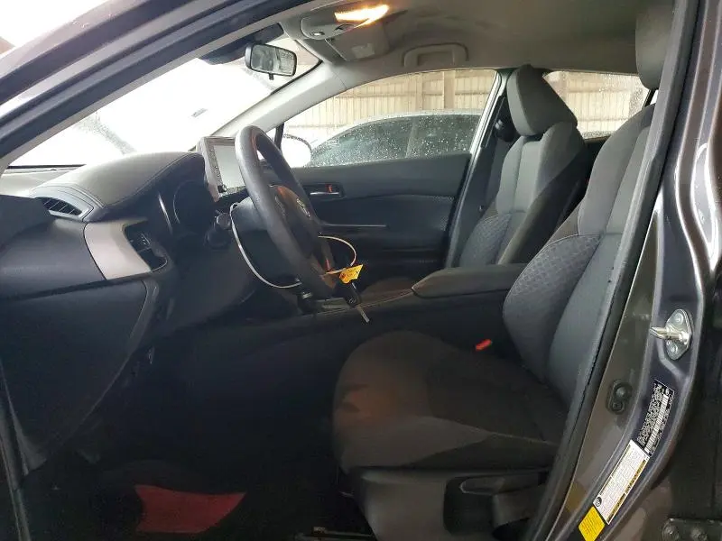 2020 TOYOTA C-HR LE  