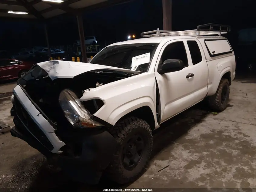 2018 TOYOTA TACOMA SR