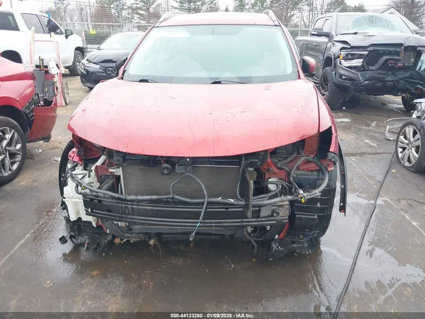 2016 NISSAN ROGUE SV