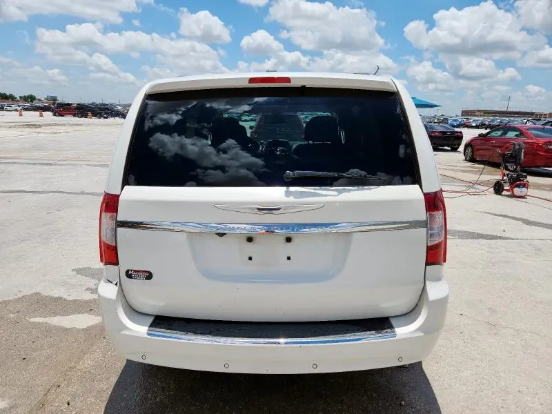 2011 CHRYSLER TOWN & COUNTRY TOURING L  
