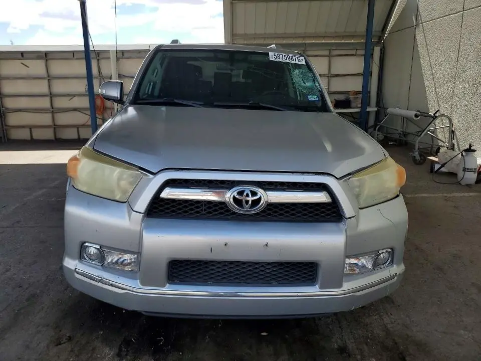 2011 TOYOTA 4RUNNER SR5  