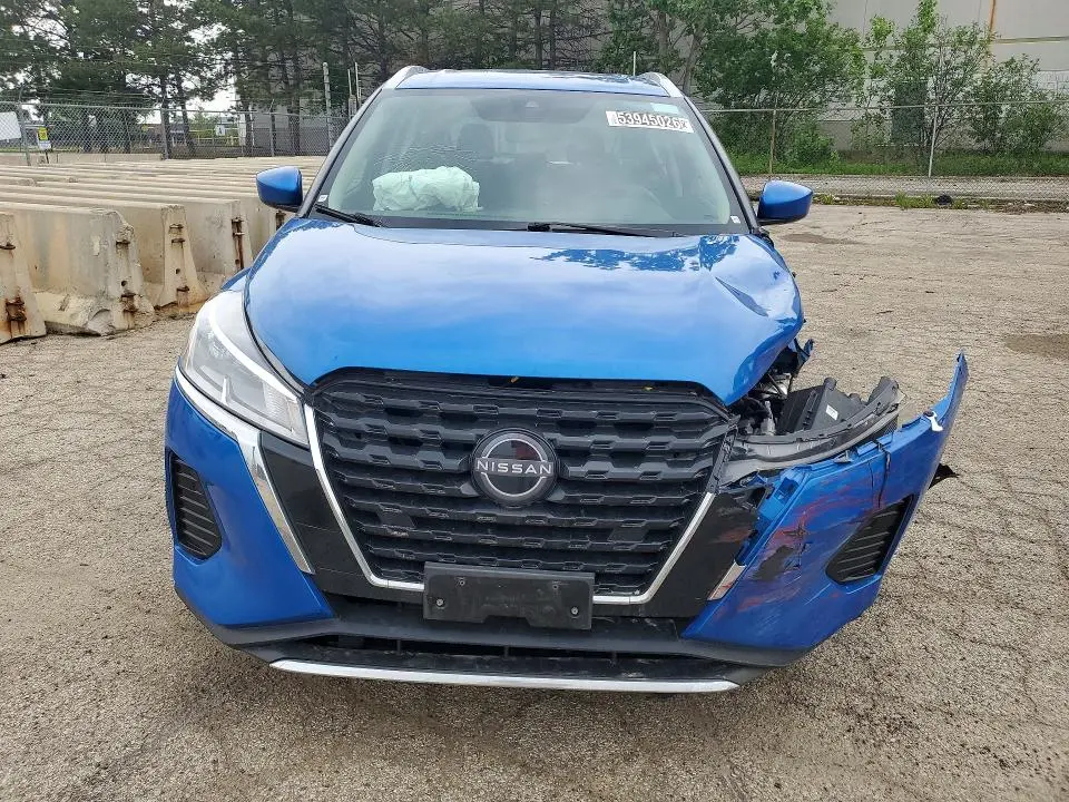 2024 NISSAN KICKS SV  