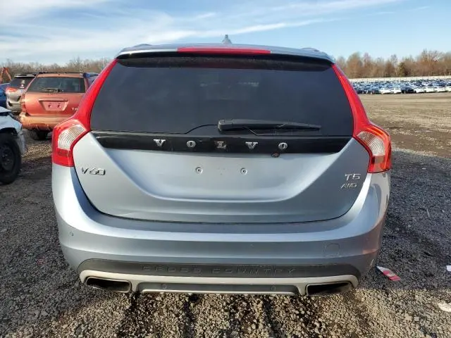 2017 VOLVO V60 CROSS COUNTRY PLATINUM  