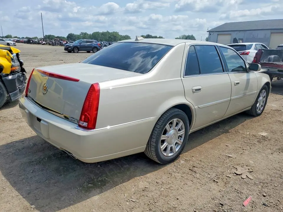 2011 CADILLAC DTS   
