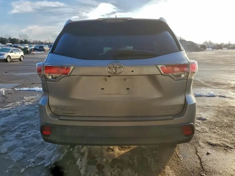 2016 TOYOTA HIGHLANDER XLE  