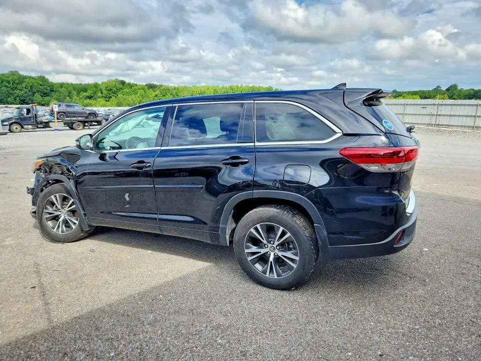 2017 TOYOTA HIGHLANDER LE PLUS  