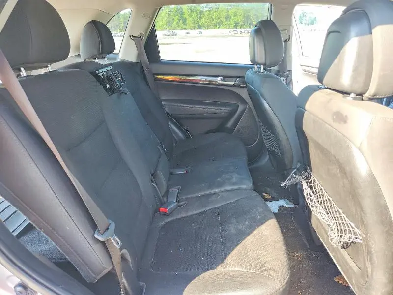 2014 KIA SORENTO LX  