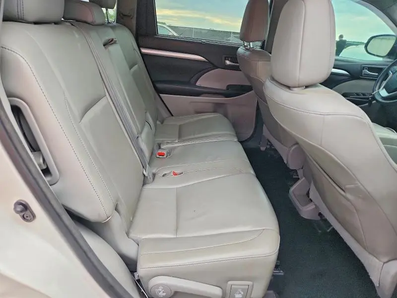 2015 TOYOTA HIGHLANDER XLE  