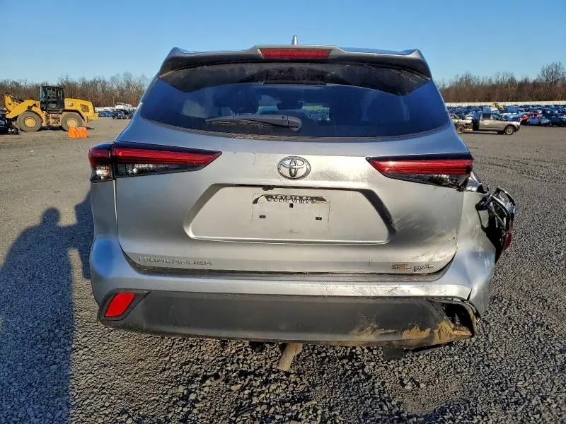 2020 TOYOTA HIGHLANDER XLE  
