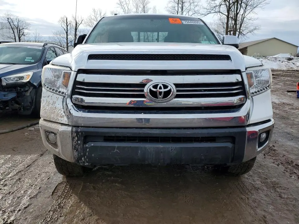 2017 TOYOTA TUNDRA SR5  